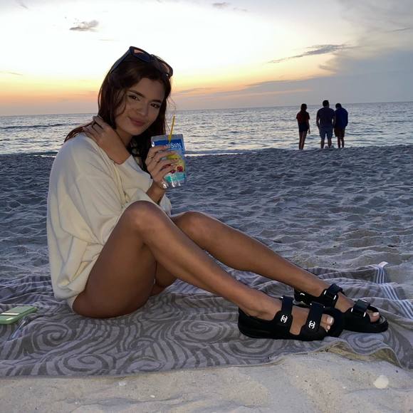 Meet your Posher, Alexis - Picture 1 of 1